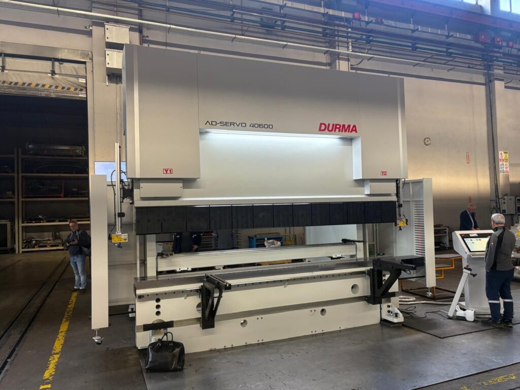 600 Tonnen Presse